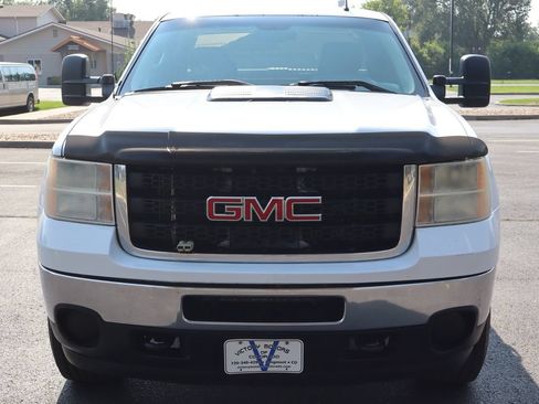 Used 2011 GMC Sierra 2500 SLE w/ Suspension Package, Off-Road AWD/4WD image 12