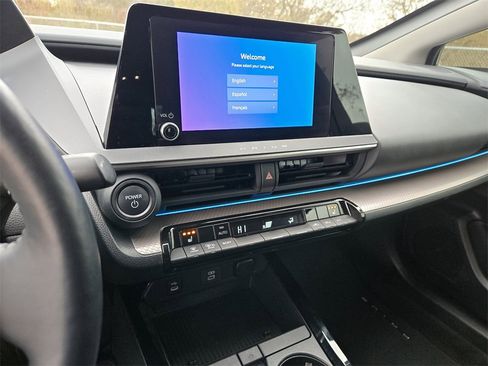Used 2023 Toyota Prius XLE image 17