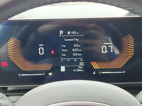Used 2025 Kia Carnival FWD image 21