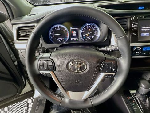 Certified 2019 Toyota Highlander XLE AWD/4WD image 10