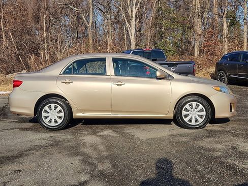 Used 2013 Toyota Corolla L image 7