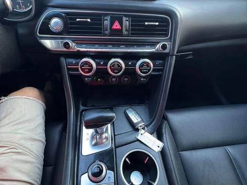 Used 2022 Genesis G70 2.0T image 17