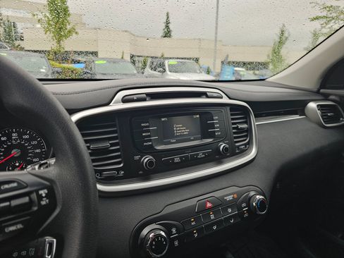 Used 2017 Kia Sorento FWD image 27
