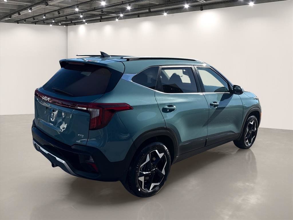 Certified 2025 Kia Seltos EX w/ EX Sunroof Package AWD/4WD image 8