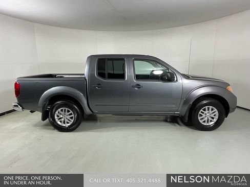 Used 2016 Nissan Frontier SV w/ SV Value Truck Package image 9