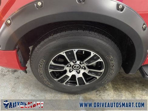 Used 2022 Nissan Titan SV image 25