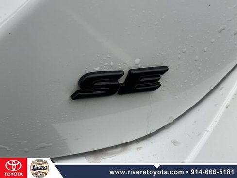 Used 2023 Toyota Camry SE FWD image 13