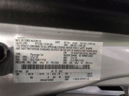 Used 2016 Ford Focus SE w/ SE Sport Package image 33