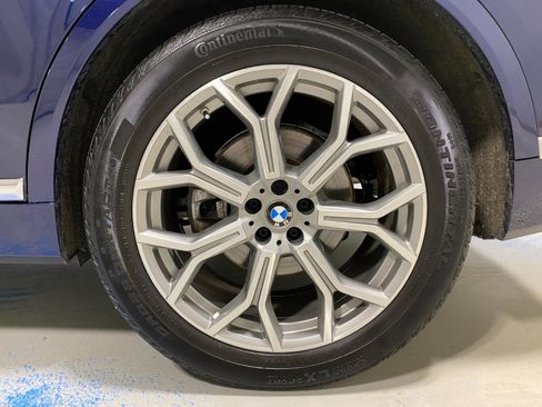 Used 2023 BMW X7 xDrive40i w/ Premium Package image 32