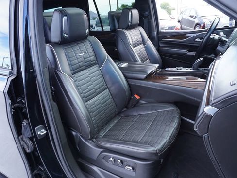 Used 2021 Cadillac Escalade Sport Platinum image 13