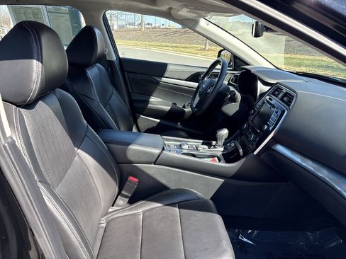 Used 2023 Nissan Maxima SL image 25