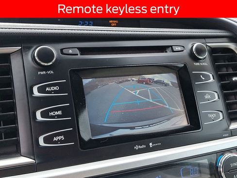 Used 2014 Toyota Highlander Plus image 17