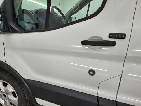Used 2019 Ford Transit 350 XLT image 28