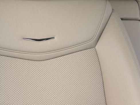 New 2026 Cadillac XT5 Sportv w/ LPO, Floor Liner Package AWD/4WD image 21