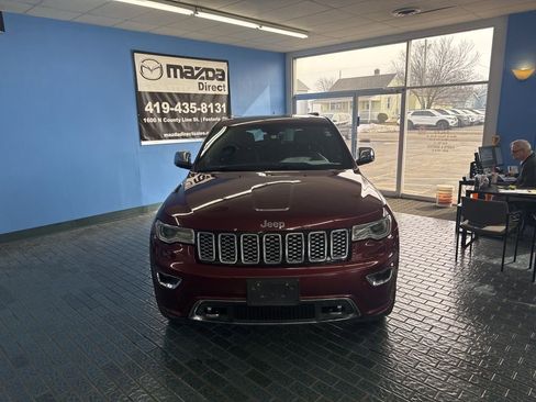 Used 2017 Jeep Grand Cherokee Overland image 3