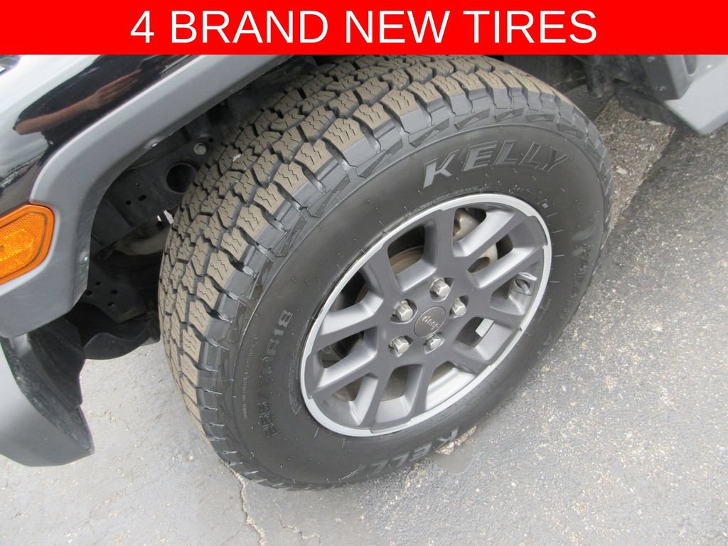 Used 2020 Jeep Gladiator Overland AWD/4WD image 3
