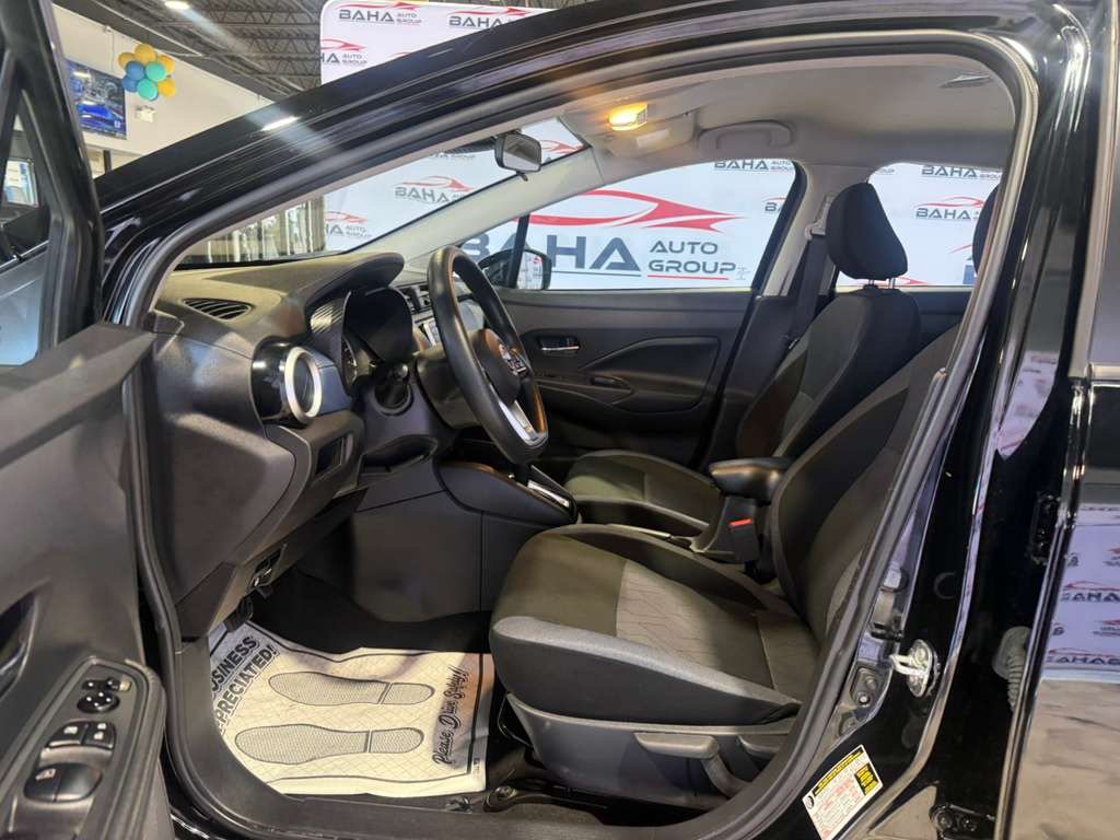 Used 2025 Nissan Versa SV FWD image 23
