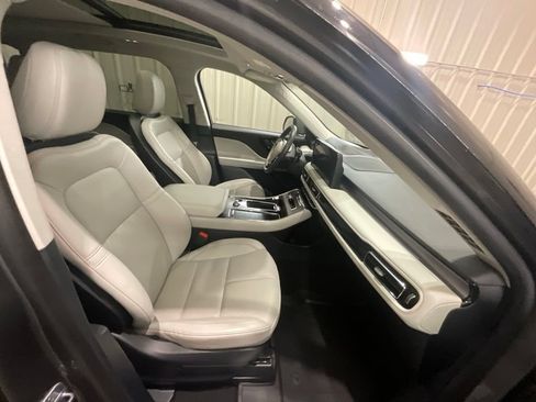 Used 2025 Lincoln Aviator 2WD w/ Jet Appearance Package image 14