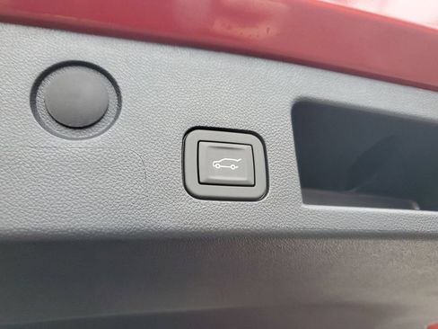 New 2026 GMC Terrain AT4 w/ LPO, Black Badging Package AWD/4WD image 16