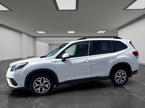 Certified 2023 Subaru Forester Premium AWD/4WD image 8