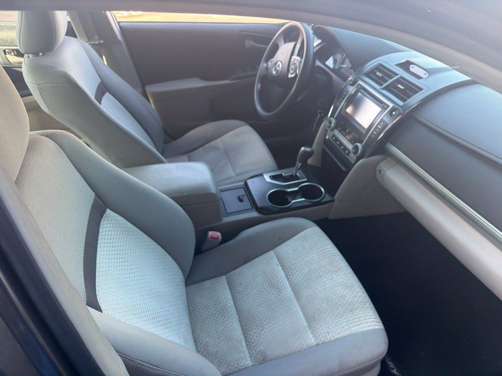 Used 2014 Toyota Camry LE FWD image 11