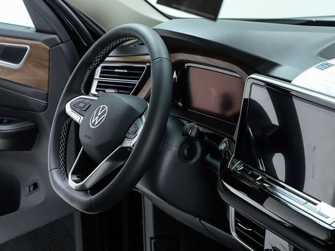 New 2026 Volkswagen Atlas SE FWD image 75