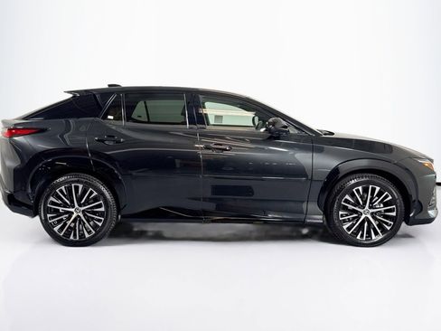 Used 2023 Lexus RZ 450e Premium image 4