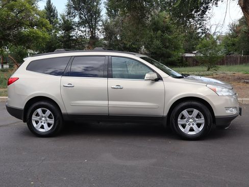 Used 2012 Chevrolet Traverse LT AWD/4WD image 3