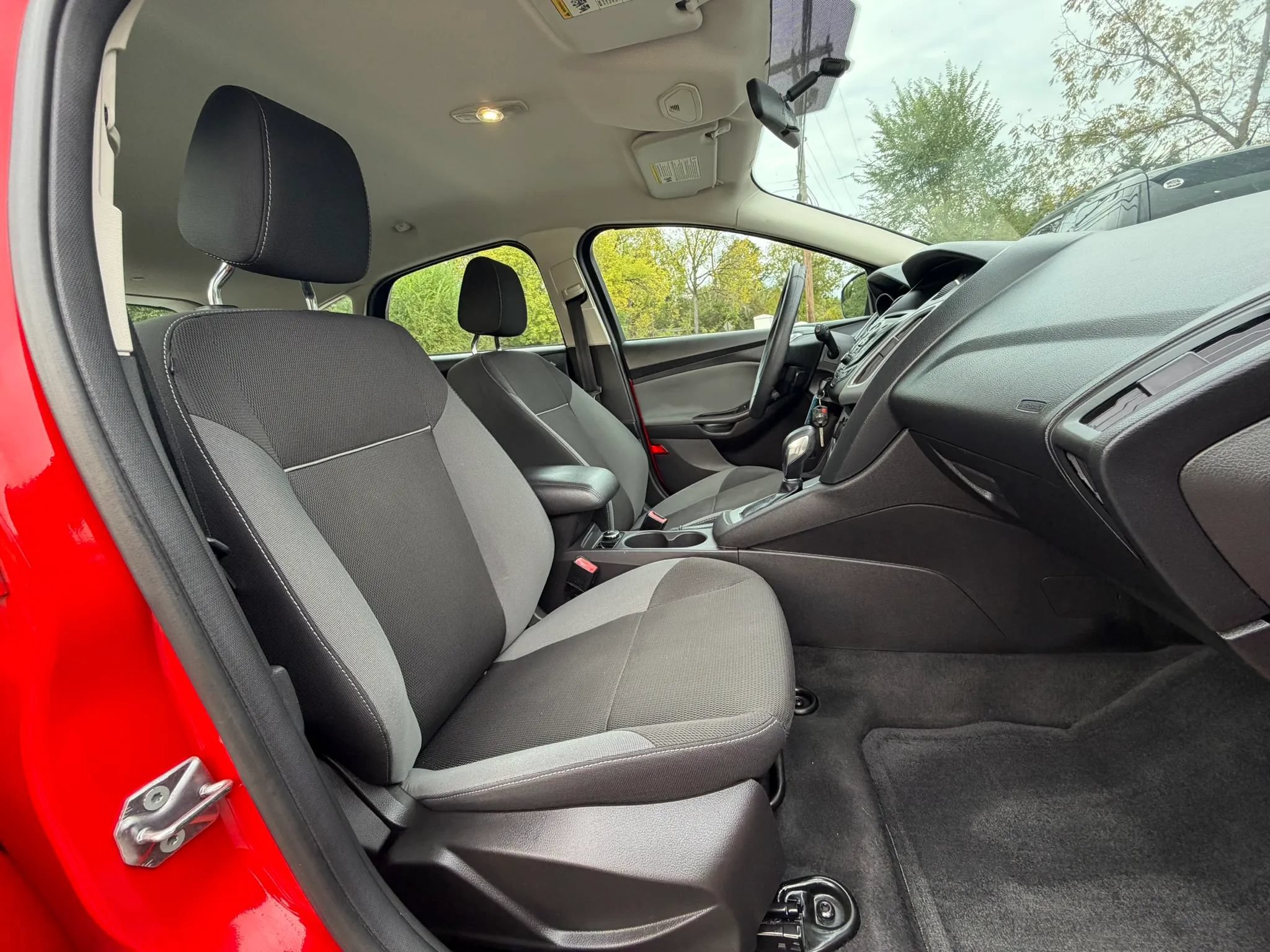 Used 2012 Ford Focus SE FWD image 15
