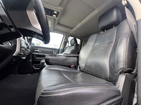 Used 2016 RAM 1500 Laramie w/ Convenience Group image 28