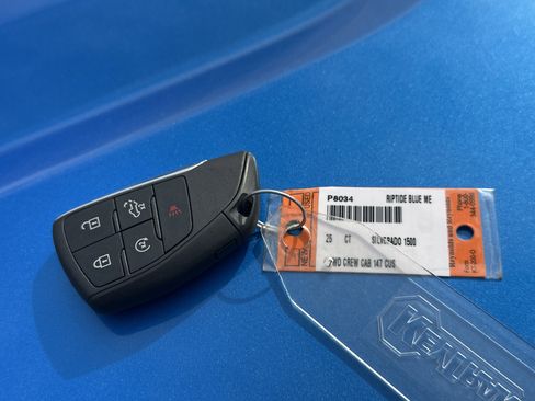 Used 2025 Chevrolet Silverado 1500 Custom image 35