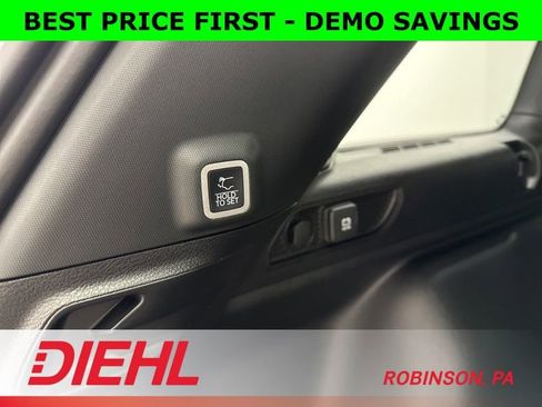 New 2025 Jeep Grand Cherokee Limited w/ Black Appearance Package image 11