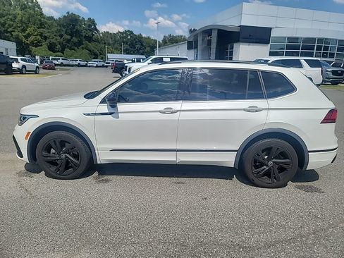 Used 2023 Volkswagen Tiguan SE R-Line FWD image 4