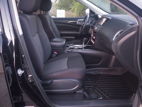 Used 2018 Nissan Pathfinder SV image 14