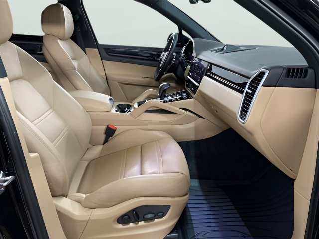 Used 2023 Porsche Cayenne AWD/4WD image 77