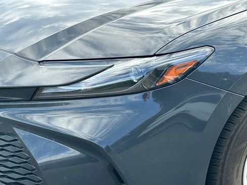 Used 2025 Toyota Camry Hybrid FWD image 12