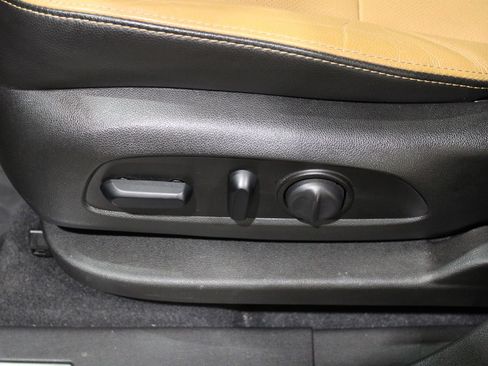 Used 2021 Chevrolet Equinox Premier image 23