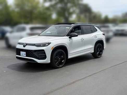 New 2026 Volkswagen Tiguan SE R-Line AWD/4WD image 3