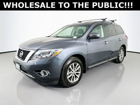 Used 2013 Nissan Pathfinder SV image 4