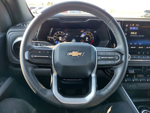 Used 2024 Chevrolet Colorado LT w/ LT Convenience Package AWD/4WD image 7