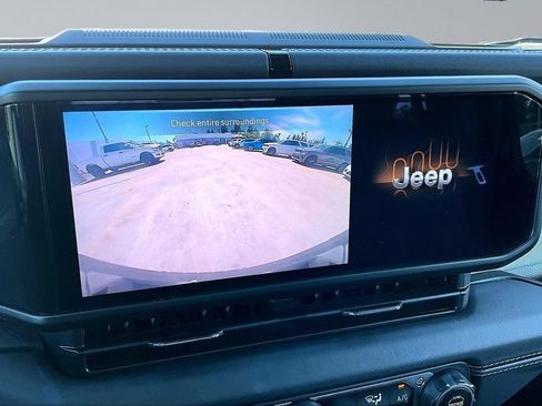 Used 2025 Jeep Wrangler Unlimited Sahara w/ Safety Group AWD/4WD image 25
