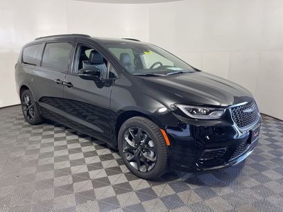 New 2026 Chrysler Pacifica Limited