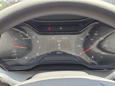 Used 2024 Chevrolet Trax LS w/ LS Convenience Package FWD image 30