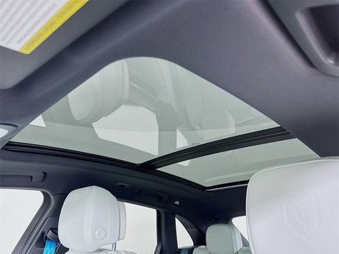 New 2026 Porsche Macan Turbo image 24