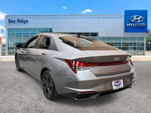 Used 2023 Hyundai Elantra SEL FWD image 7
