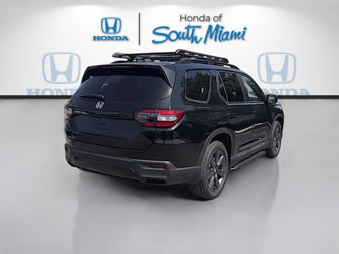 New 2026 Honda Pilot Sport image 7