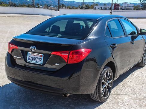 Used 2018 Toyota Corolla SE w/ Carpet Mat Package (TMS) FWD image 6