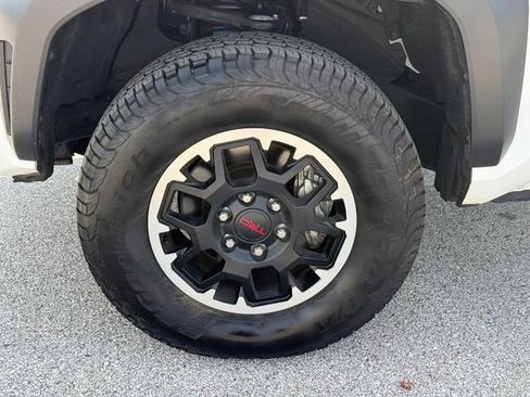 Used 2025 Toyota Tacoma TRD Off-Road AWD/4WD image 8