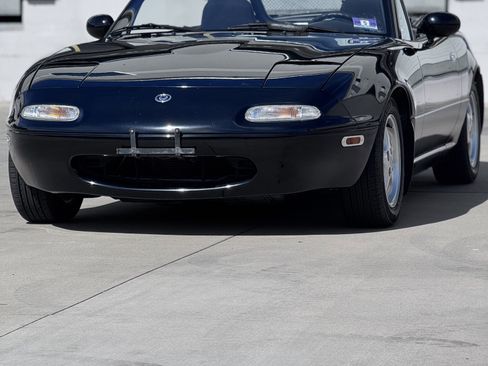 Used 1996 MAZDA MX-5 Miata image 2