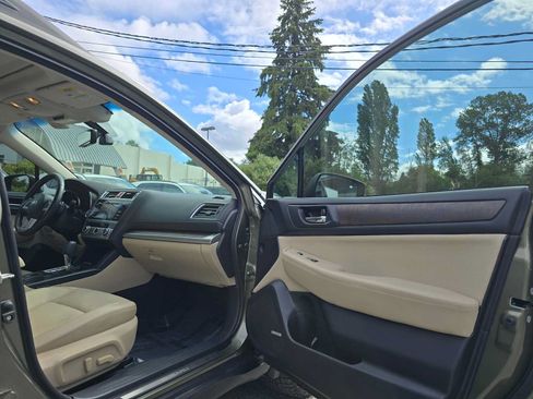 Used 2017 Subaru Outback 3.6R Limited AWD/4WD image 11